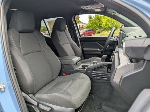 Used 2025 Toyota 4Runner SR5 AWD/4WD image 31