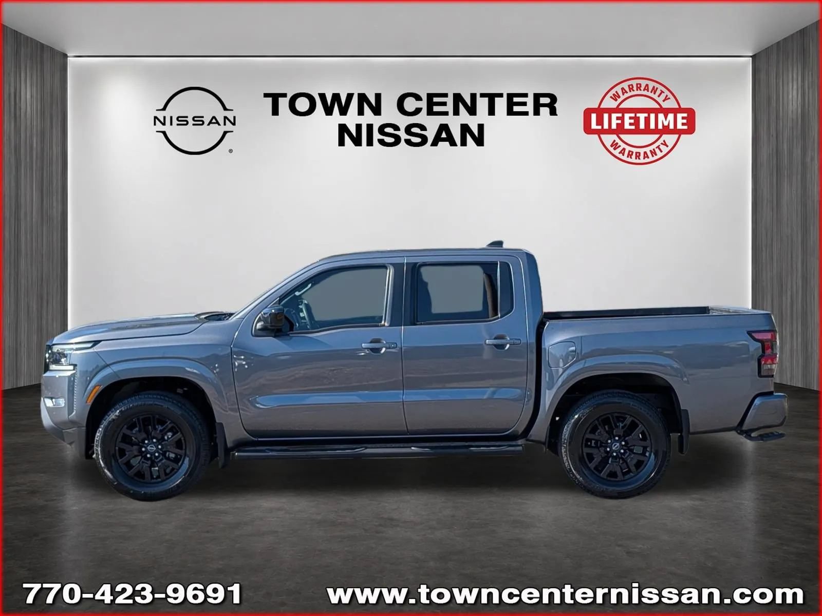 Used 2023 Nissan Frontier SV w/ Midnight Edition Package RWD image 4