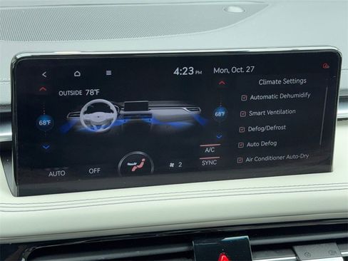 Used 2025 Genesis G70 2.5T image 27