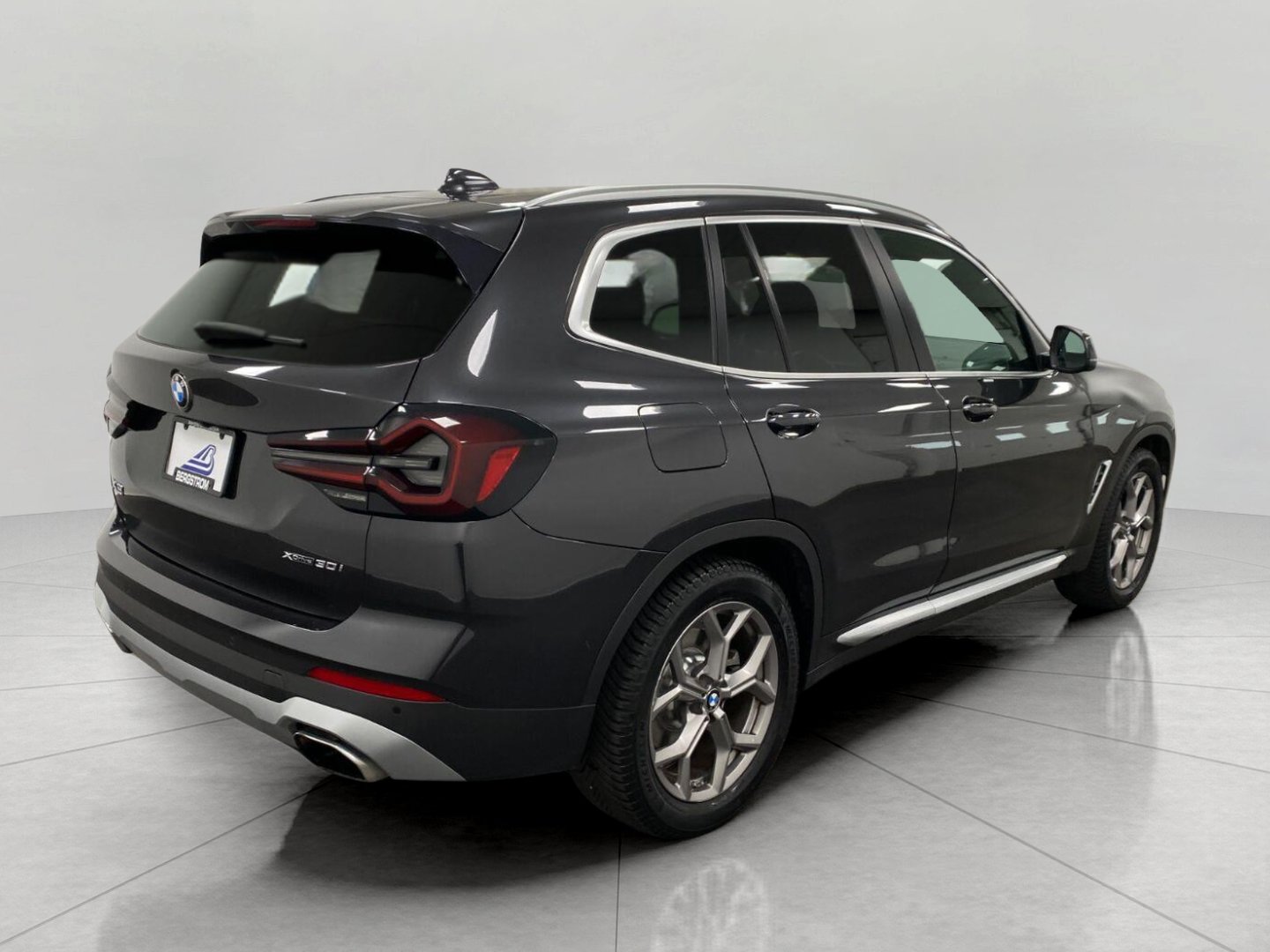 Used 2022 BMW X3 xDrive30i w/ Premium Package 2 AWD/4WD image 4