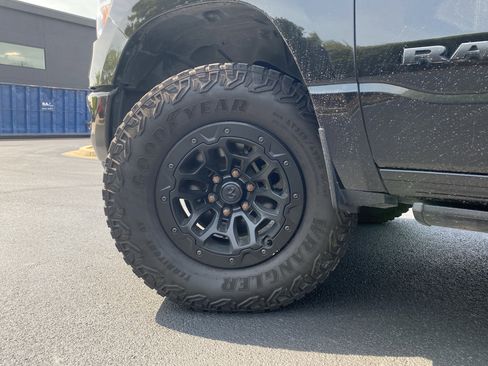 Used 2021 RAM 1500 Big Horn image 14