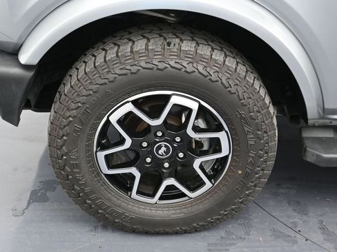 Used 2023 Ford Bronco Outer Banks image 9