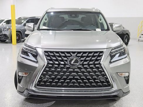 Used 2023 Lexus GX 460 Premium w/ Accessory Package image 8
