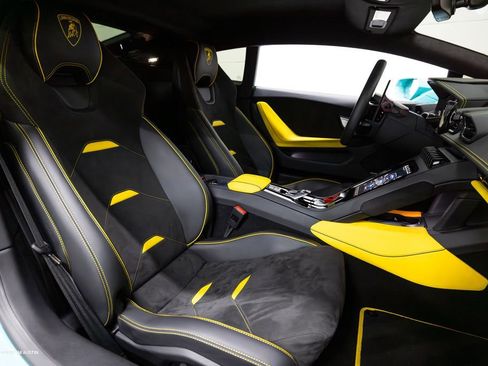 Used 2022 Lamborghini Huracan EVO image 34