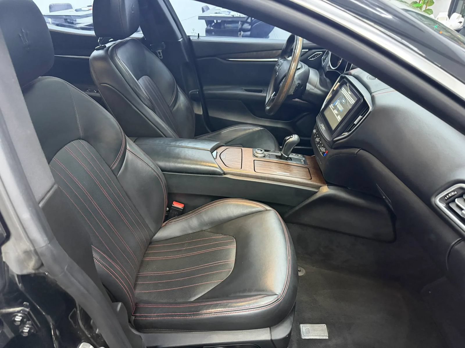 Used 2017 Maserati Ghibli w/ Luxury Package RWD image 14