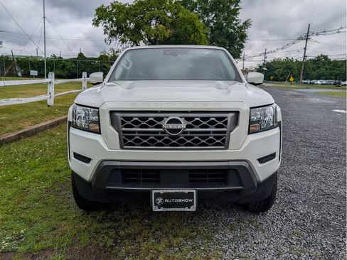 Used 2023 Nissan Frontier SV w/ Technology Package RWD image 2