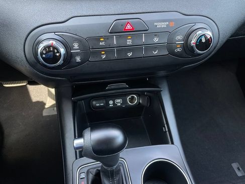 Used 2018 Kia Sorento L FWD image 18