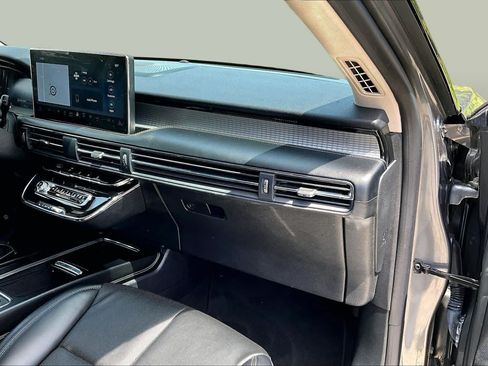 Used 2023 Lincoln Corsair AWD w/ Equipment Group 101A image 19