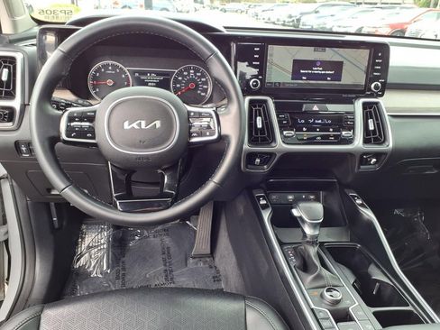 Certified 2023 Kia Sorento X-Line EX AWD/4WD image 12