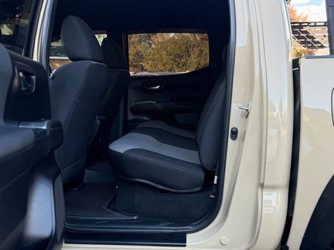 Used 2020 Toyota Tacoma TRD Off-Road w/ Technology Package AWD/4WD image 71