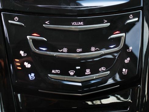 Used 2020 Cadillac Escalade ESV Luxury image 36