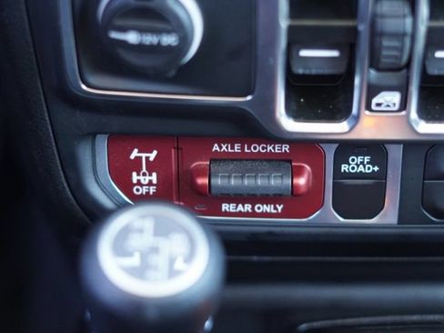 Used 2024 Jeep Wrangler Unlimited AWD/4WD image 32