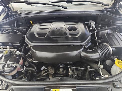 Used 2019 Jeep Grand Cherokee Altitude image 40