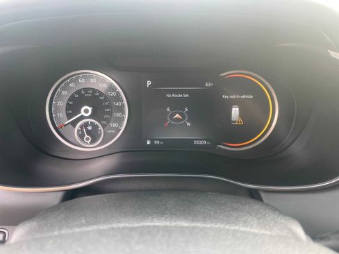 Used 2023 Genesis G70 2.0T image 15