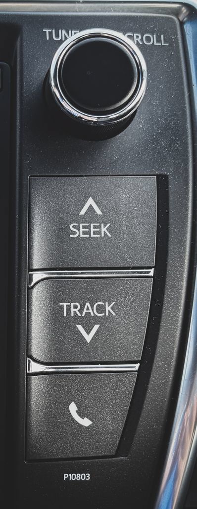 Used 2015 Toyota Camry SE FWD image 14