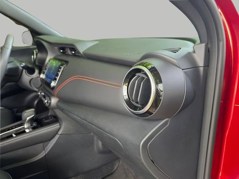 Used 2023 Nissan Kicks SR w/ SR Premium Package FWD image 12