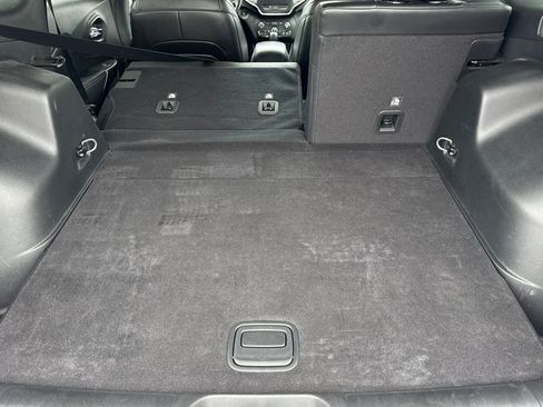 Used 2019 Jeep Cherokee Latitude Plus w/ Cold Weather Group image 15