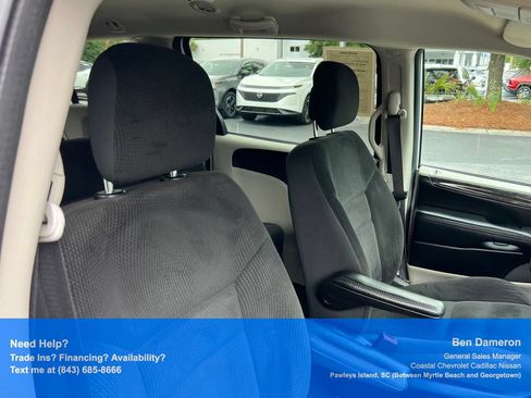 Used 2019 Dodge Grand Caravan SE FWD image 24