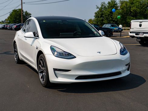 Used 2019 Tesla Model 3 Standard Range Plus RWD image 2
