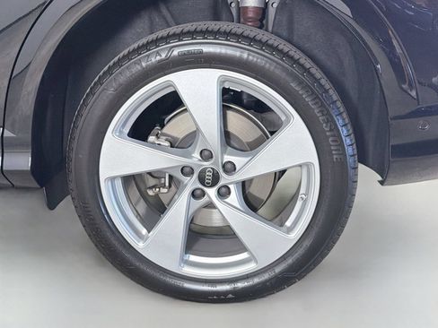 Certified 2025 Audi Q5 Premium Plus w/ Premium Plus AWD/4WD image 32