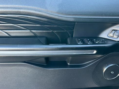Used 2019 Ford Expedition Platinum image 13