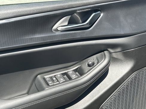 New 2025 Jeep Grand Cherokee L Laredo image 12