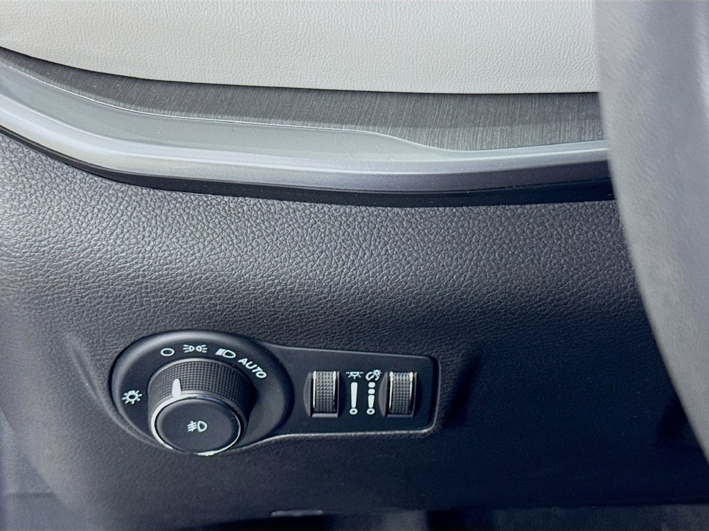 Used 2025 Jeep Compass Limited AWD/4WD image 11