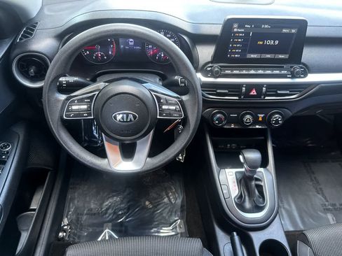 Used 2020 Kia Forte LXS FWD image 14
