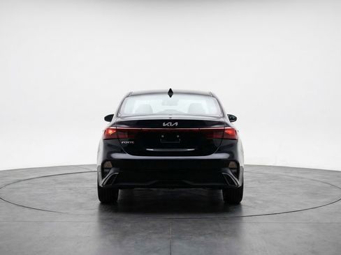 Used 2024 Kia Forte LXS FWD image 7