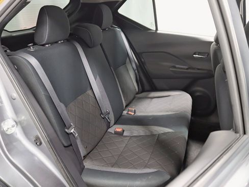 Used 2018 Nissan Kicks SV image 24