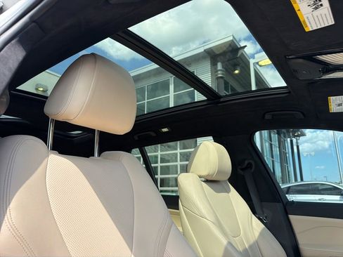 Used 2022 BMW X7 xDrive40i w/ M Sport Package AWD/4WD image 21