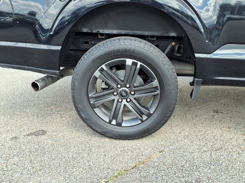 Certified 2022 Ford F150 XLT w/ Equipment Group 302A High image 7