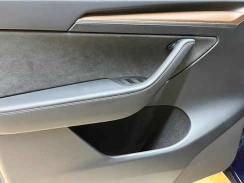 Used 2023 Tesla Model Y Performance image 13