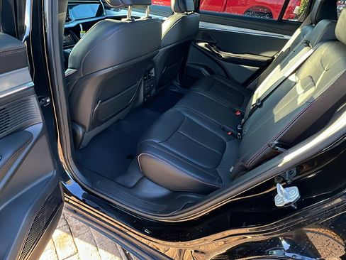 Used 2024 Jeep Wagoneer Launch Edition image 25