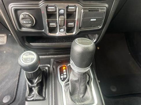 Used 2022 Jeep Gladiator Sport AWD/4WD image 24