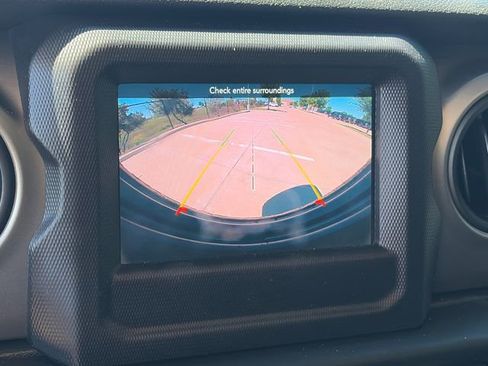 Used 2020 Jeep Wrangler Sport image 17