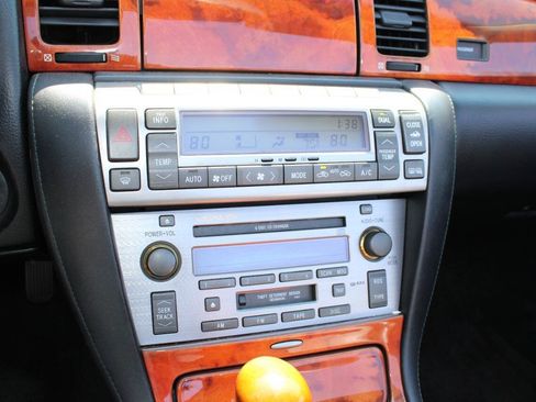 Used 2002 Lexus SC 430 Convertible RWD image 23