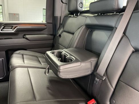 Used 2024 GMC Sierra 3500 Denali AWD/4WD image 23