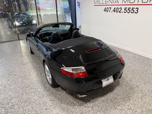 Used 2002 Porsche 911 Carrera RWD image 3