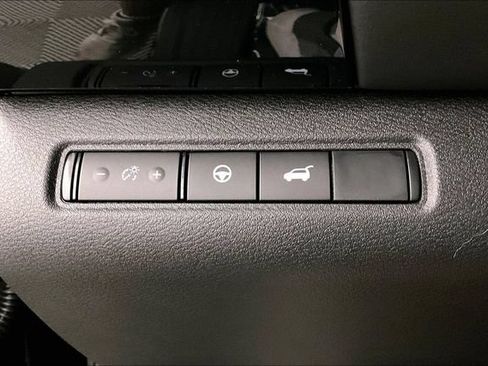 New 2026 Nissan Pathfinder SV w/ SV Premium Package AWD/4WD image 30