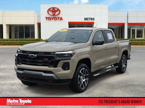 Used 2023 Chevrolet Colorado Z71 w/ Z71 Convenience Package 2 AWD/4WD image 1