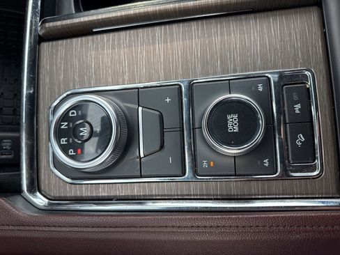 Used 2022 Ford Expedition Max Limited image 21