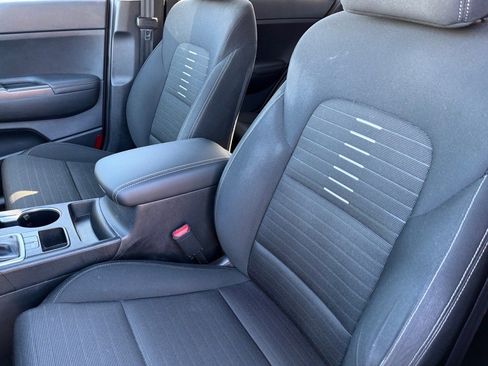 Used 2018 Kia Sportage LX image 11