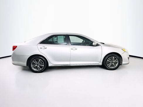 Used 2013 Toyota Camry LE image 10