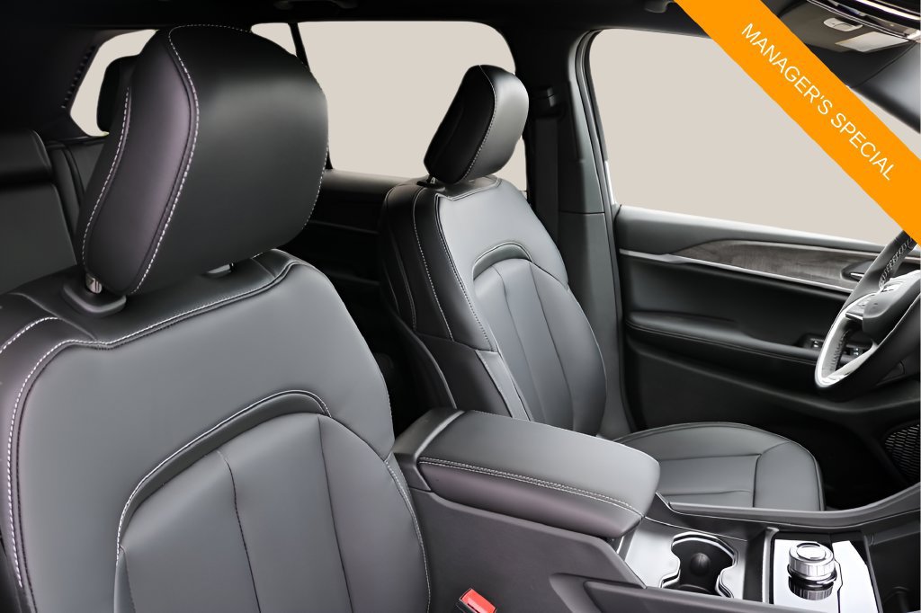 New 2026 Jeep Grand Cherokee Limited RWD image 19