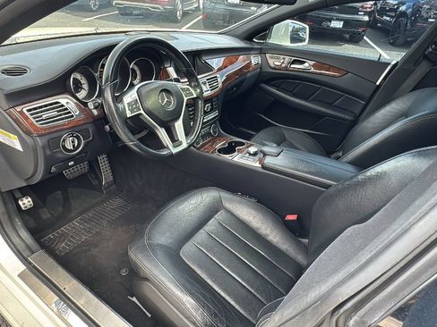 Used 2014 Mercedes-Benz CLS 550 4MATIC w/ Premium 1 Package image 9