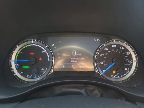 Used 2024 Toyota Highlander XLE AWD/4WD image 27