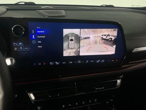 Used 2024 Chevrolet Traverse RS image 23