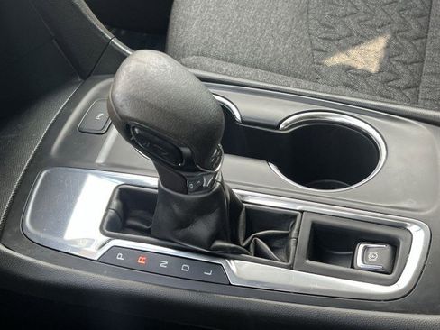 Used 2023 Chevrolet Equinox LT FWD image 15