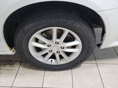 Used 2016 Dodge Grand Caravan SXT image 31